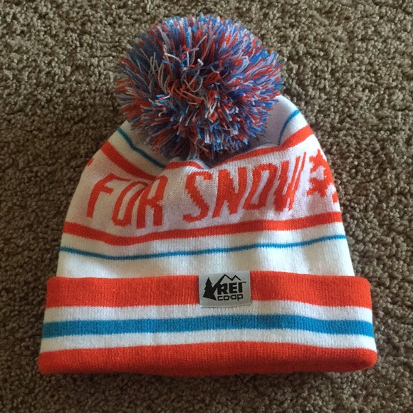 REI Other - REI pray for snow beanie with pom pom